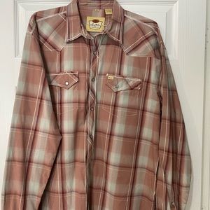 Larry Mayan Men’s long sleeved snap front dress shirt